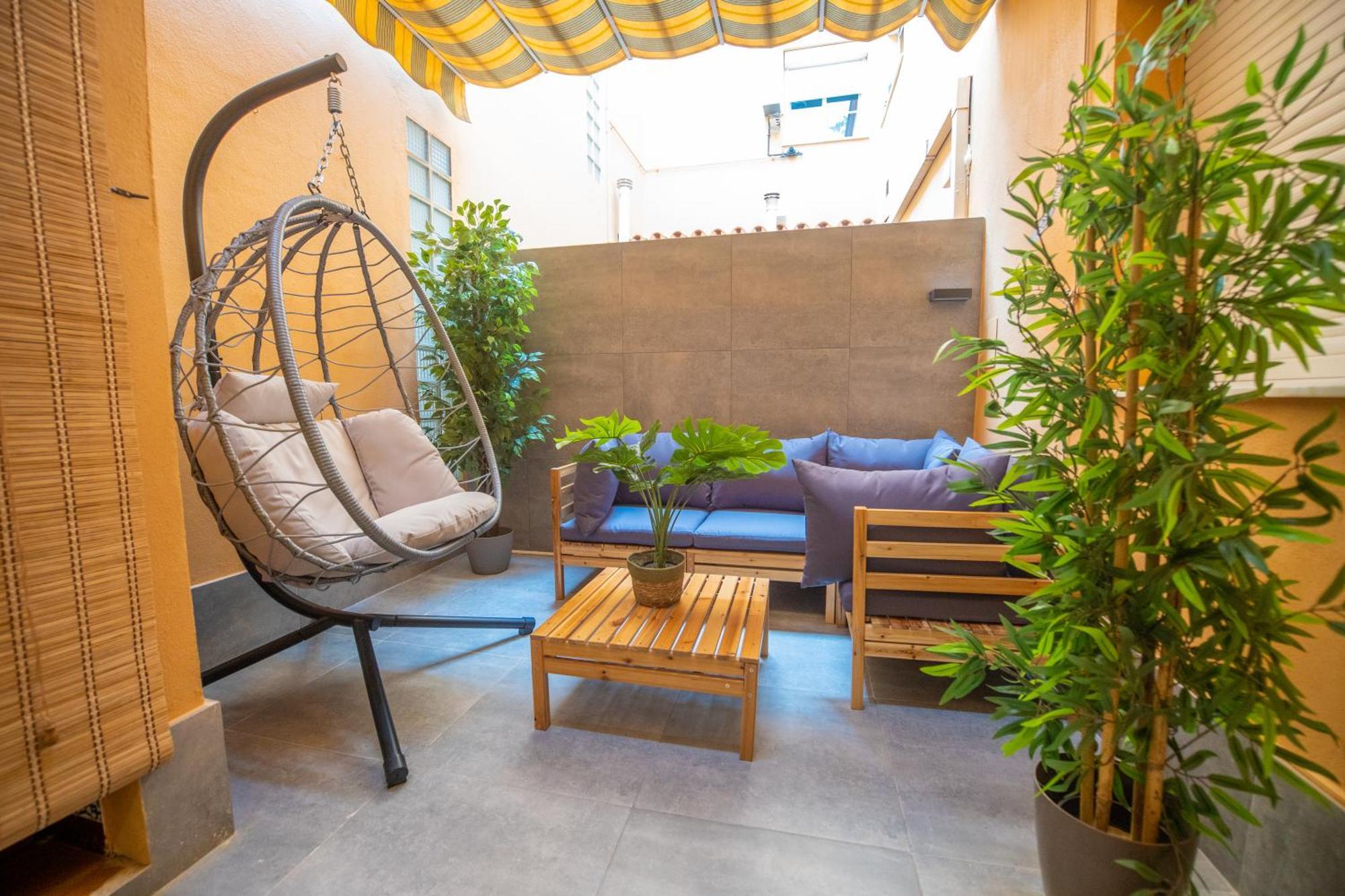 Prensa & Nice Courtyard By Ele Apartments Málaga Buitenkant foto